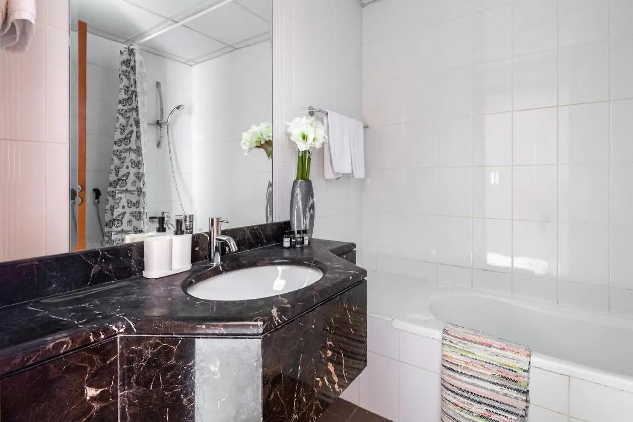 Frank Porter - Burj Al Nujoom Apartman Dubaj