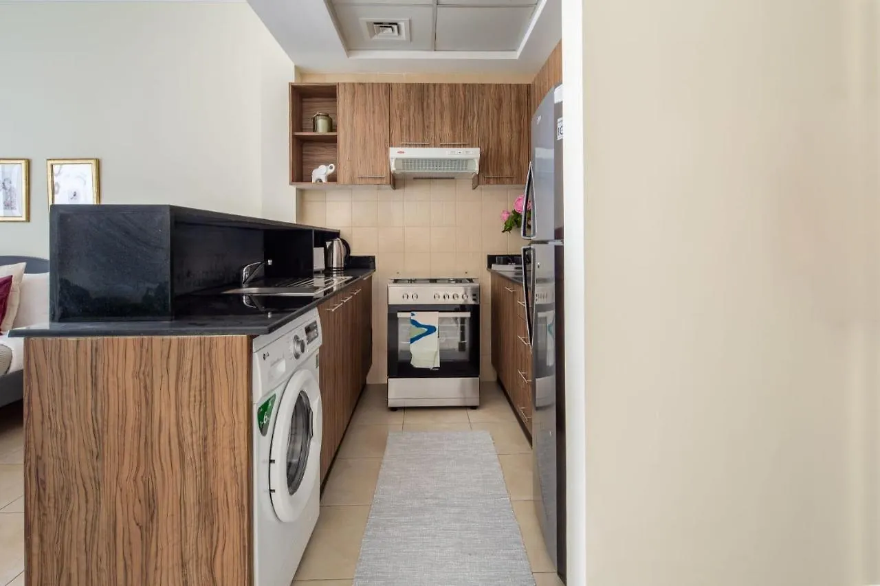 Frank Porter - Burj Al Nujoom Apartman Dubaj